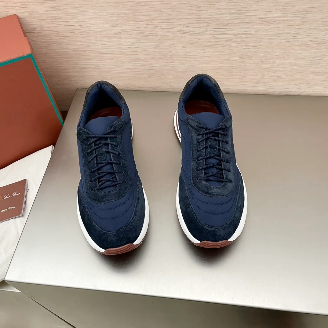 Factory price: 460💰Loro men's shoes💰iana WeekendWalk men's waterproof sports shoes! Waterproof canvas warm men's shoes, the lightest L men's shoes in history 💰jogging shoes, the upper is made of Wind microfiber with StormSystem® waterproof and windproof treatment and goatskin, which is waterproof and warm. There will be a little wrinkle on the upper, which is normal because the waterproof fabric is very soft and the exquisite carving is very challenging. Craftsmanship and lathe workmanship, the lining is made of cloth for a warmer and more comfortable fit, and the Kummel-colored rubber outsole is made of lightweight material: this structure ensures proper weight distribution during walking, improves shock absorption and rebound, enhances grip and stability, and the eyelets and upper back of the shoe are embellished with light and very comfortable shoes! Packed in the original box at the counter, multiple colors available! Size: 39-40-41-42-43-44 45 standard leather shoe size